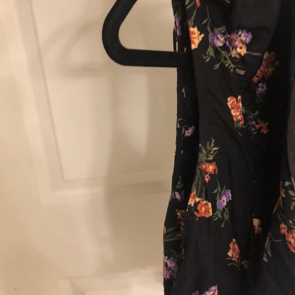 Abound Black Floral Ruffled Cropped Top - Picture 3 of 3